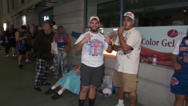 early-morning-fans-am-v-wcbsi5sp-hi-res-still.jpg