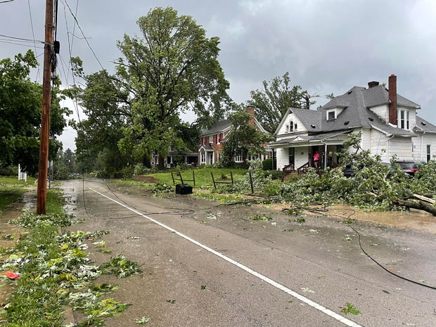 Tornadoes reported in Illinois, Iowa as severe weather roils Midwest