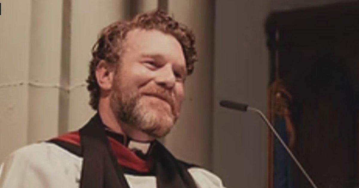 Priest pleads guilty to stealing​ baseball cards from Walmart