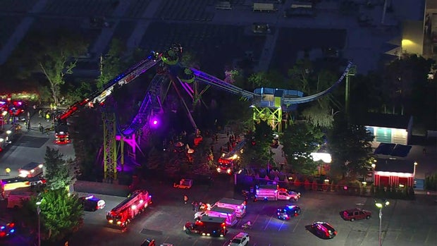 Firefighters help riders stuck on amusement park ride