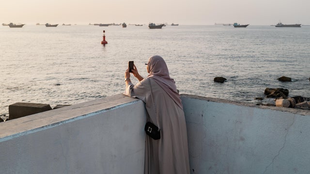Strait Of Hormuz Reopening Complicated By Mines And Uncertainties Of Ceasefire 