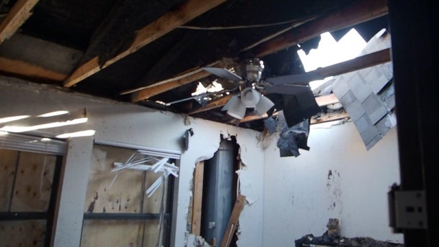 en-auburn-blvd-apt-fire-kayla-10pm-pkg.jpg 