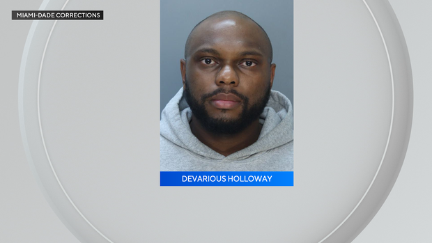 devarious-holloway-mugshot.png