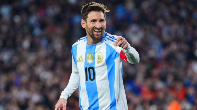 thumbs-messi.jpg 