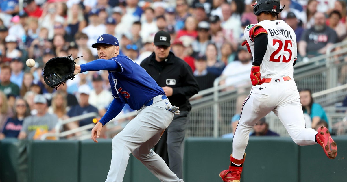 Betts hits his 300th homer in support of Ohtani as the Dodgers finish a sweep of the Twins
