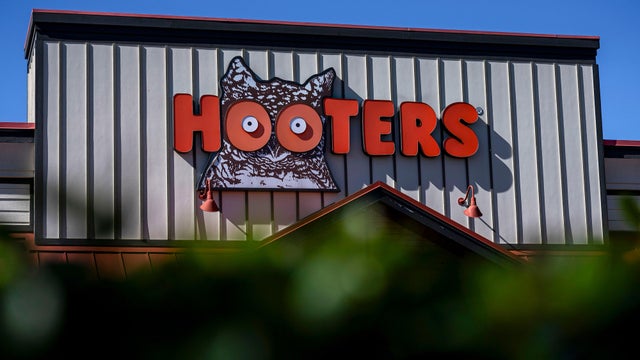 Hooters In Talks To Prepare A Bankruptcy Filing In Coming Months 