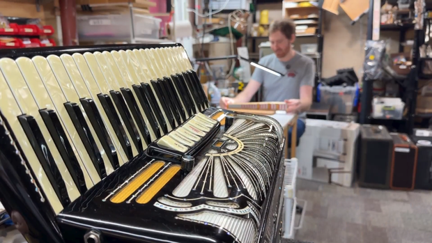 accordion-2.png 