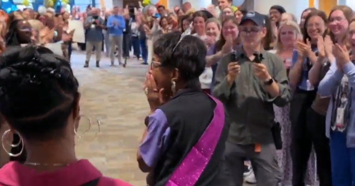 Nurse who went above and beyond gets heartfelt send-off: "You're an angel"