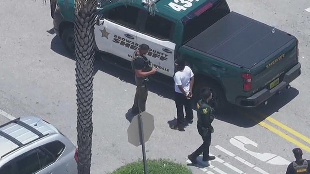 cbsmiami-walmart-parking-space-shooting-2.jpg