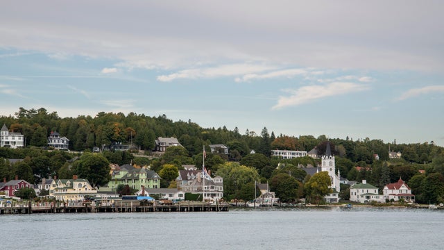 Mackinac Island, Michigan, Lake side view of Mackinac Island on the shore of Lake Huron. 