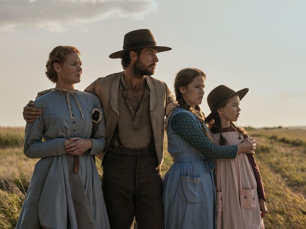 little-house-on-the-prairie-family-portrait-a-netflix-1280.jpg