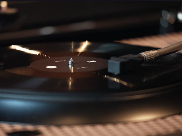 turntable-a-1280.jpg