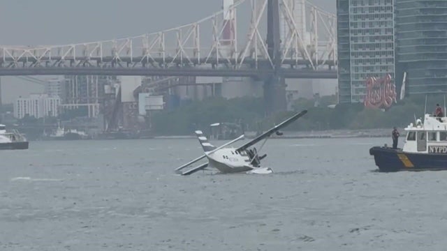 east-river-small-plane-in-water-citizen-1-hi-res-still.jpg 
