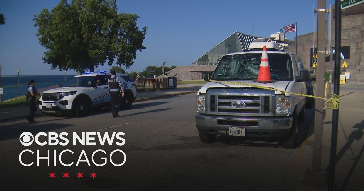Man accused of attacking CBS News Chicago crew due in court on different charges