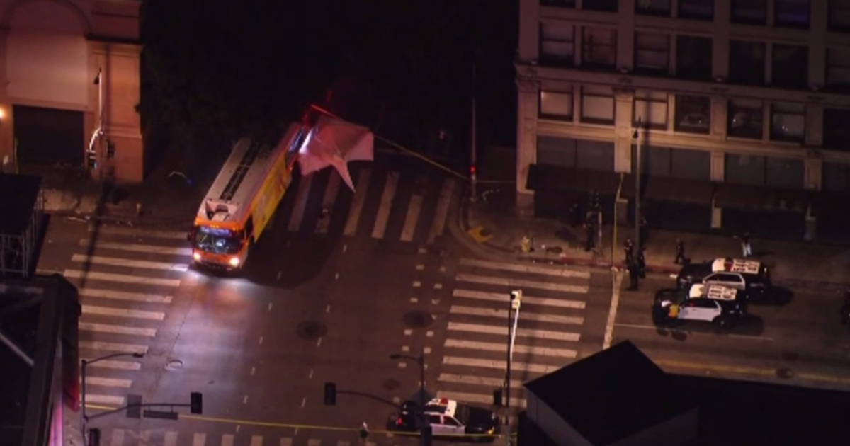 Pedestrian fatally struck by Metro bus in downtown Los Angeles - CBS ...