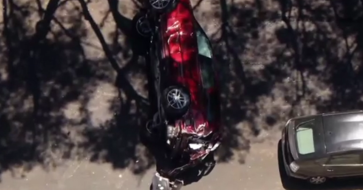 Pursuit of murder suspect ends with Hollywood crash and suspect in custody