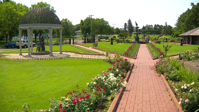 10p-pkg-fmn-munsinger-gardens-wccoatpm-00-00-5603.jpg 