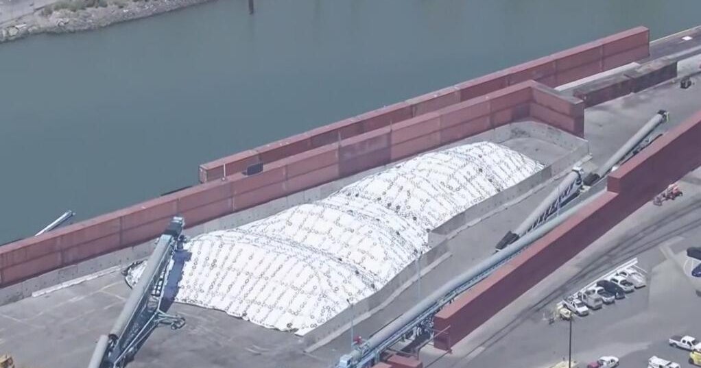 C&H Sugar diverts raw sugar shipments amid labor dispute, prompting contamination concerns