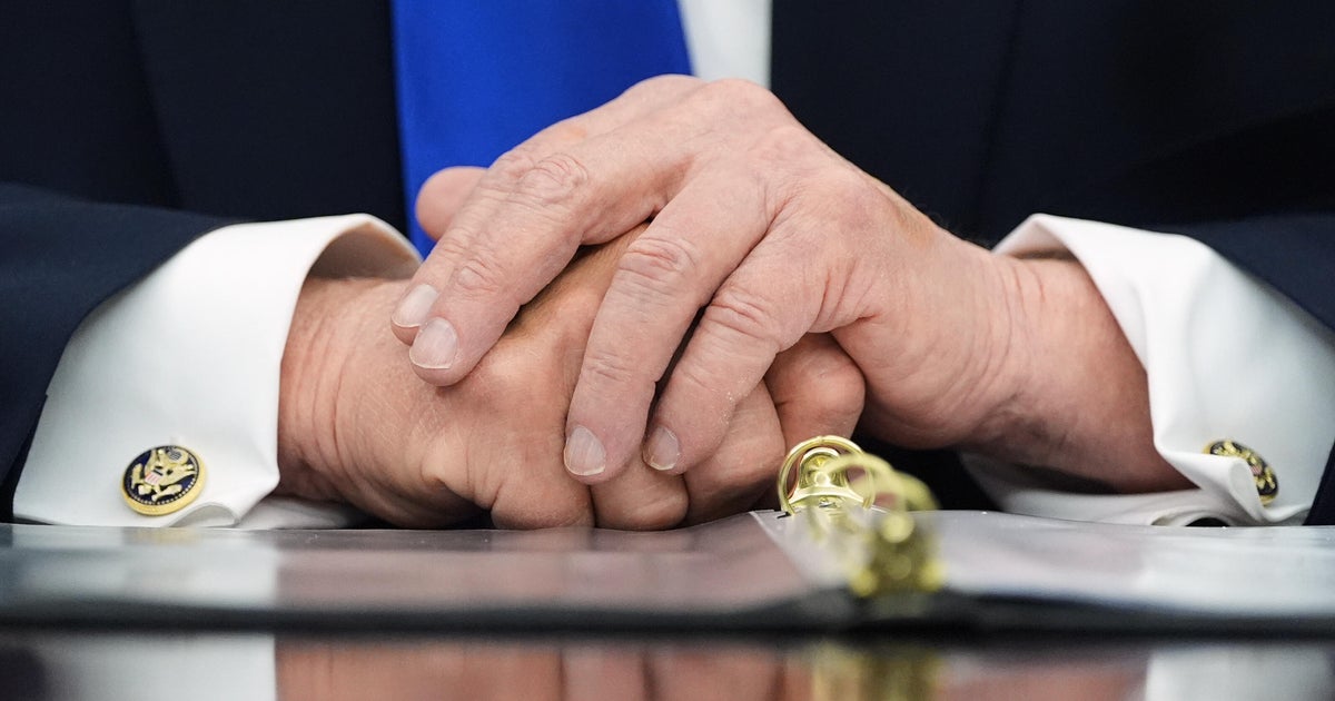 Тръмп казва, че все още няма да подпише жилищния законопроект, който ще стане закон скоро, ако не наложи вето
