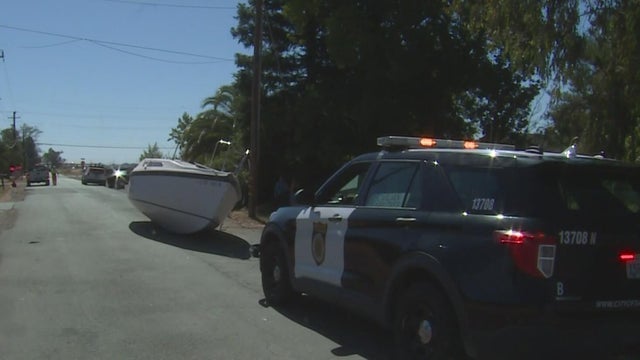 sacramento-family-sailboat-stolen-and-recovered.jpg 