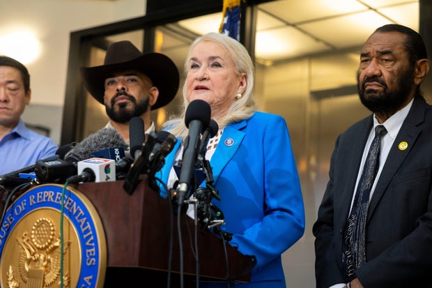 Detainees say ICE officer shot Houston driver through passenger window, lawyer says