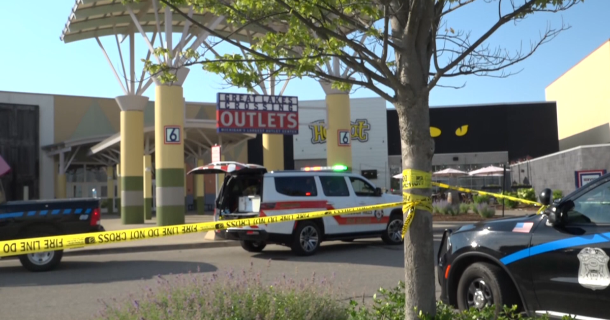 Police step up patrols after deadly shooting at Michigan's Great Lakes Crossing mall