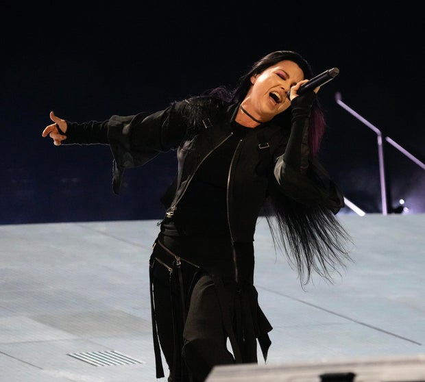 jake-barlow-evanescence-070926-8299.jpg 