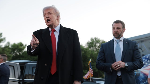 President Trump Inspects Ongoing Painting Of Lincoln Memorial Reflecting Pool Basin 