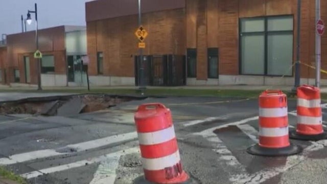 sinkhole1.jpg 