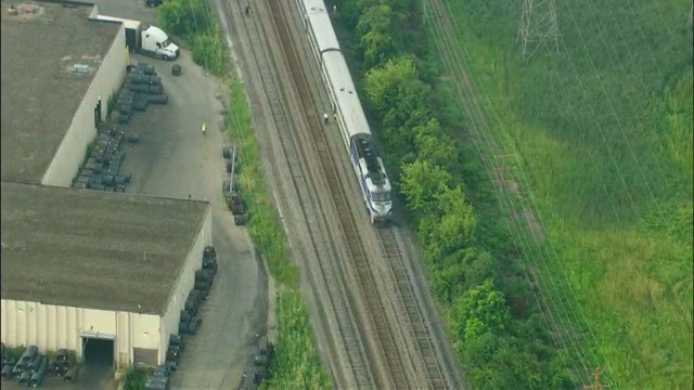 metra-train.png 