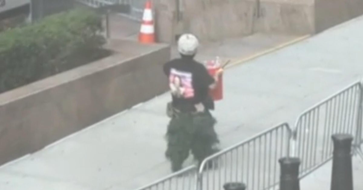 Questions remain on charges, motive of suspect accused of setting fire outside NYC building
