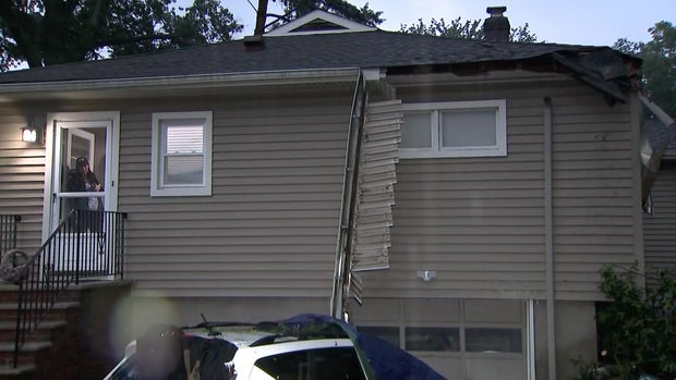 fan-7am-vo-nj-severe-wx-wcbsiksq-hi-res-still-00-00-2426.jpg 