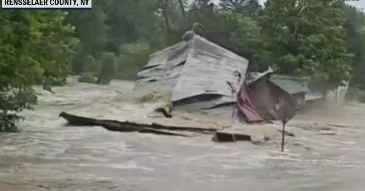 Chaotic, dangerous weather sweeps U.S.