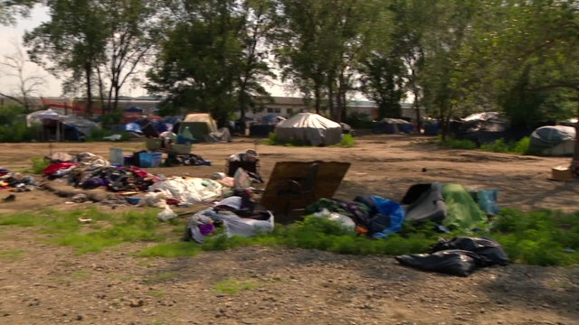 10p-pkg-stp-homeless-camp-meeting-wccoays5.jpg 