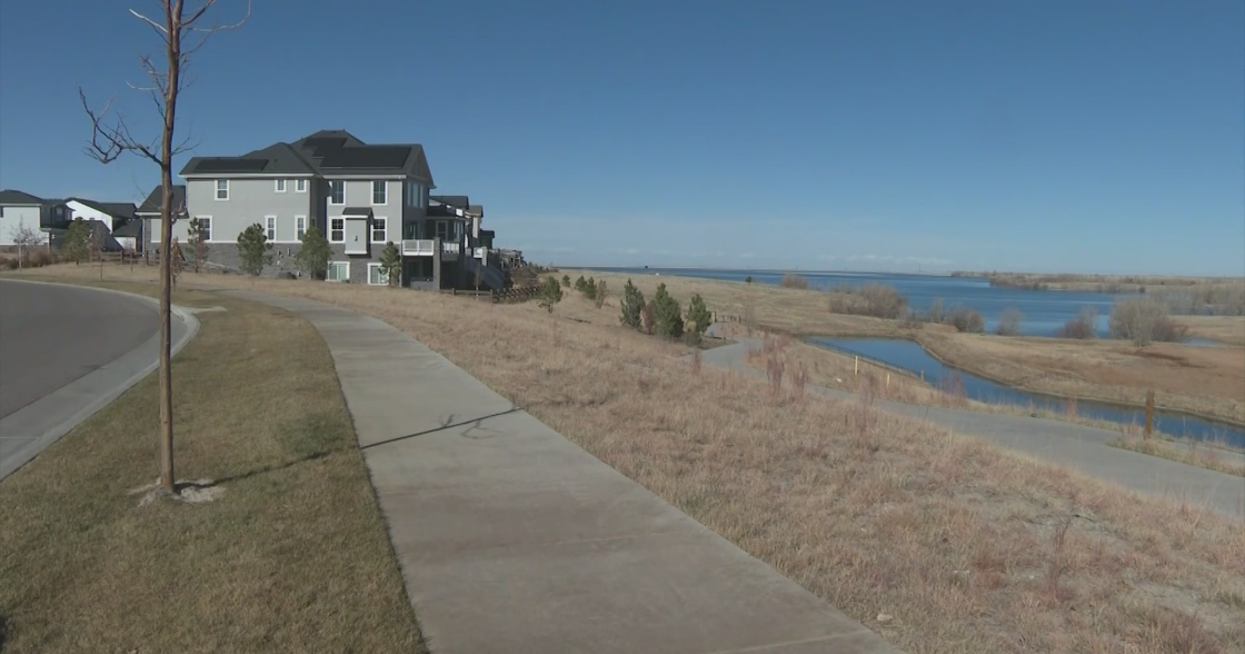 cbsnews.com - Michael  Abeyta - Group of Colorado residents want plan to drill for oil under Aurora Reservoir reconsidered