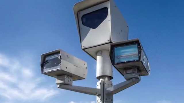 camera.png 