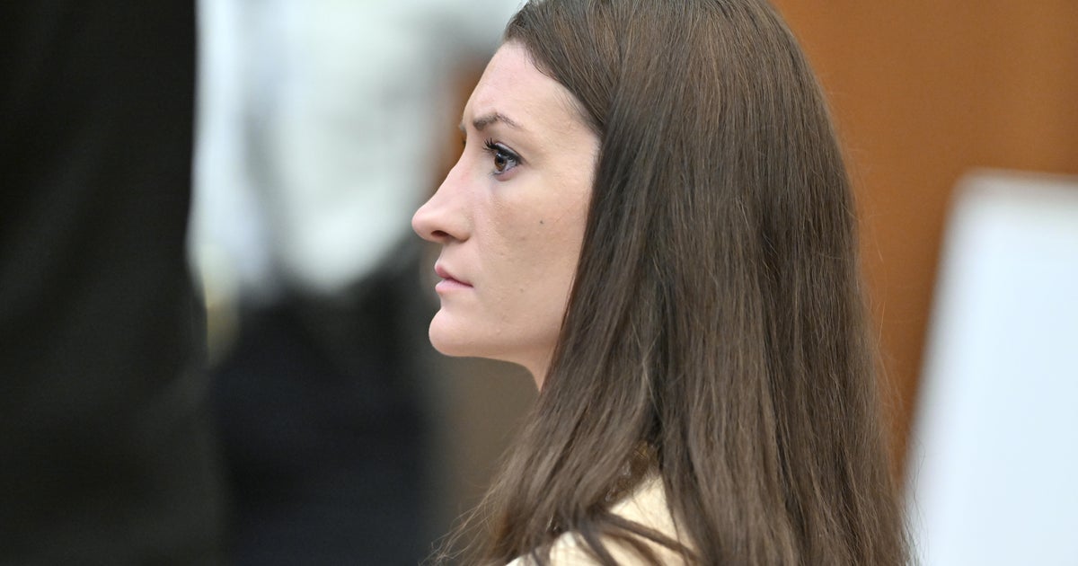 What is postpartum psychosis? Experts explain condition at the center of the Lindsay Clancy trial