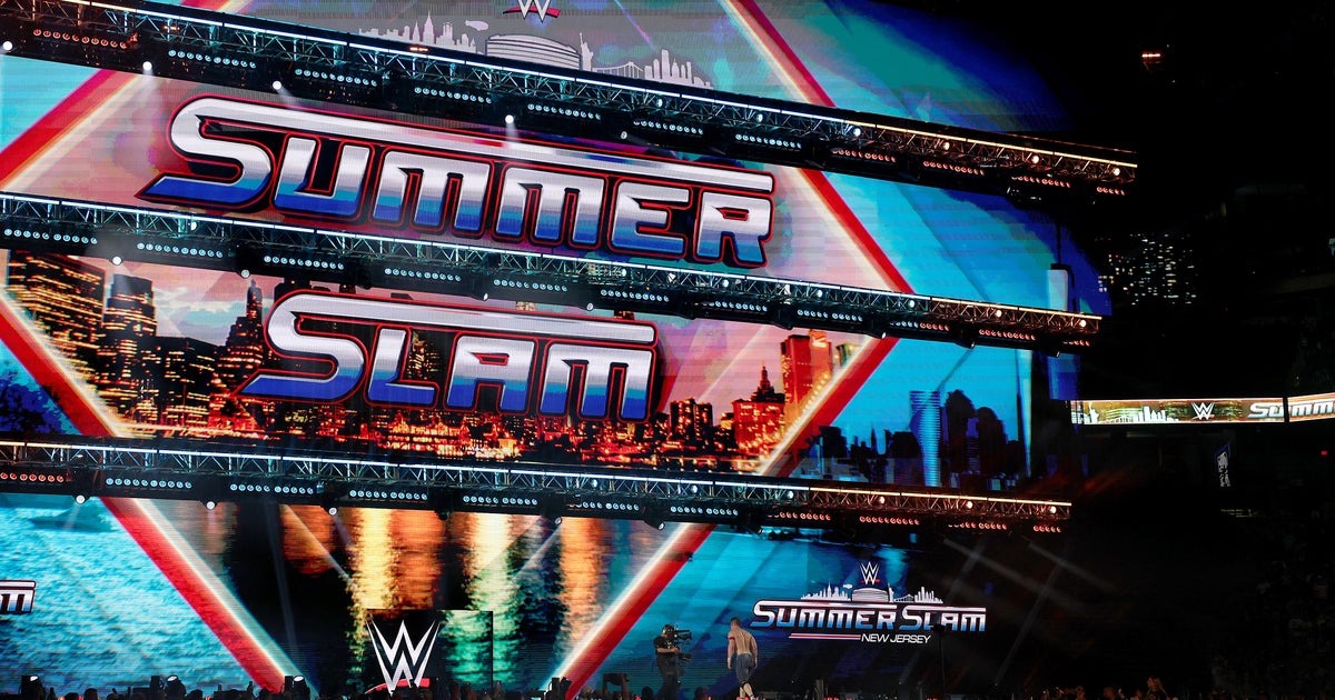 WWE supporters gather in downtown Minneapolis for fan event ahead of SummerSlam