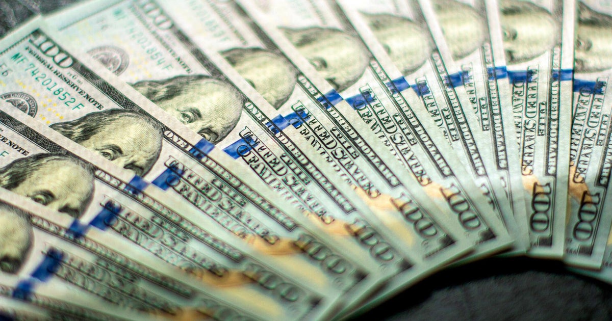 75% say their income isn’t keeping up with inflation, CBS News poll finds