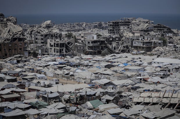 Displaced Palestinians endure extreme summer heat in Gaza
