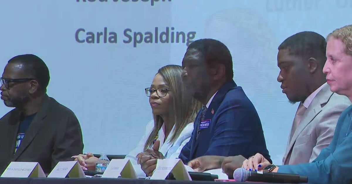 Candidates for governor, Congress, and school board face voters at Broward forum ahead of the primary elections