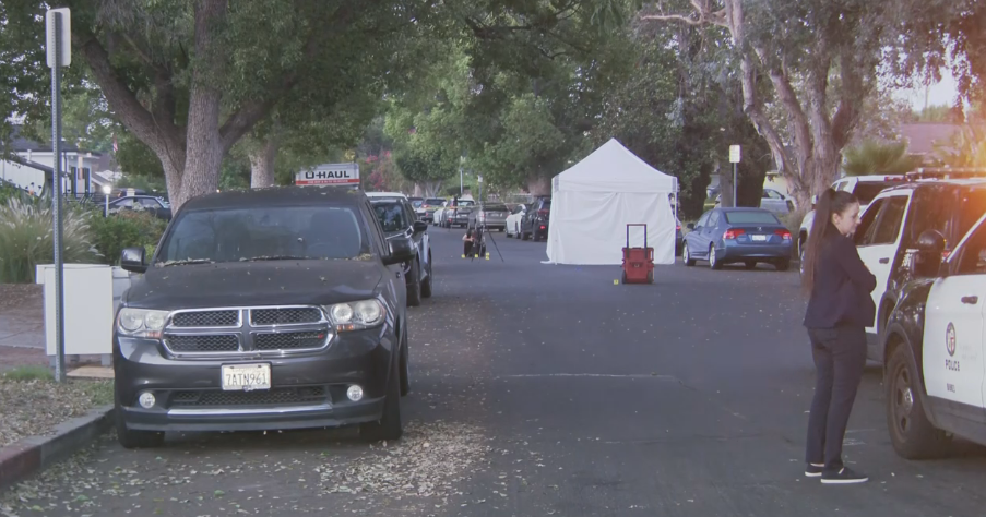 Man found dead in street in Van Nuys after shooting