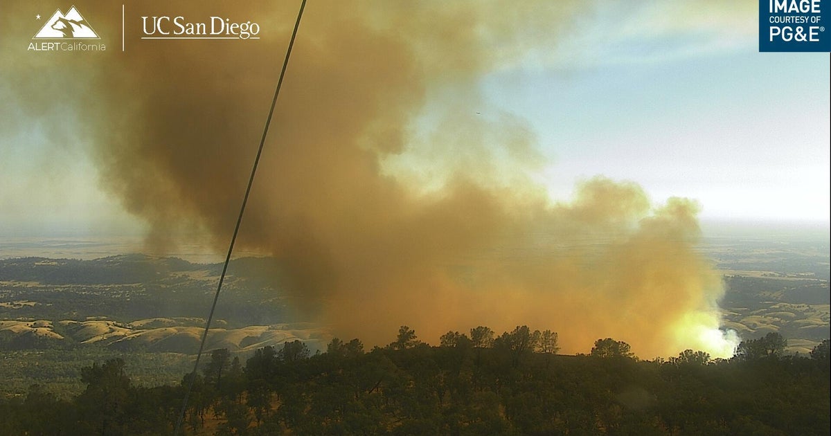 Crews battle fast-spreading Gann Fire near New Hogan Lake in Calaveras County
