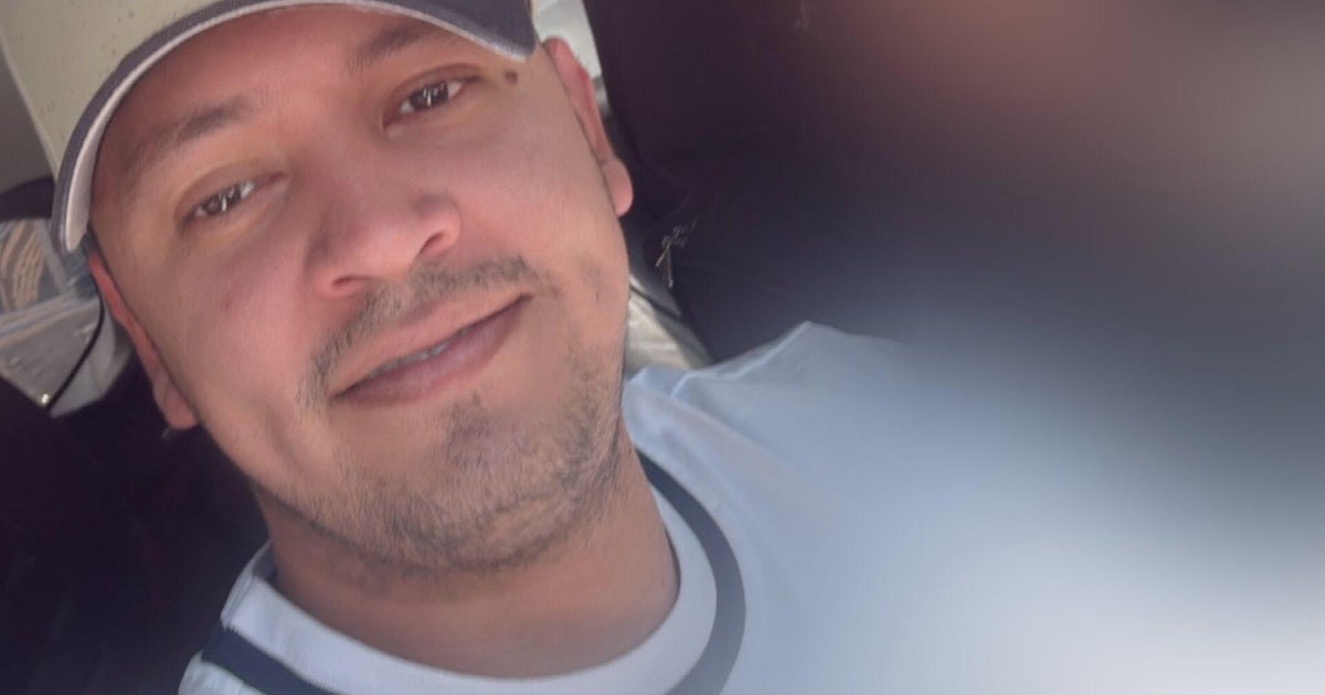 Chicago Public Schools custodian from Venezuela detained by ICE at family's asylum appointment