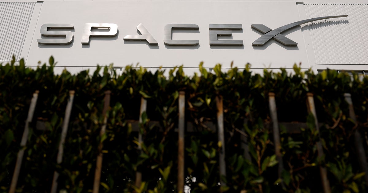 Защо акциите на SpaceX падат въпреки силния ръст на приходите