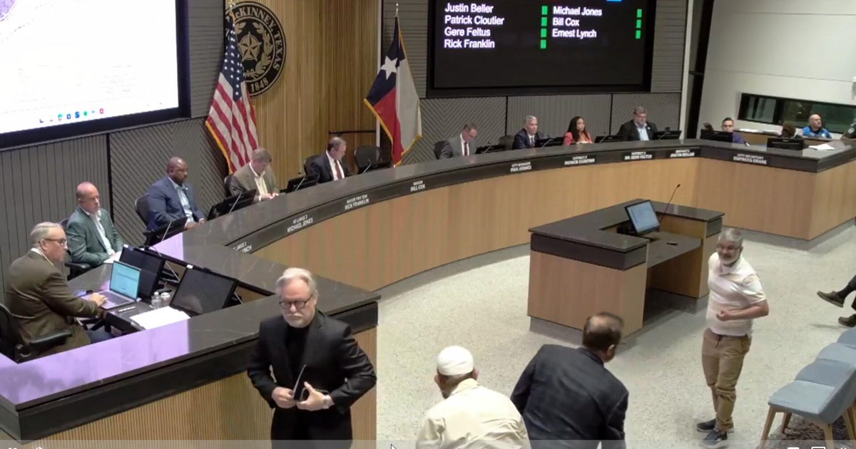 McKinney city council greenlights mosque site plan amid both support, derision from community members