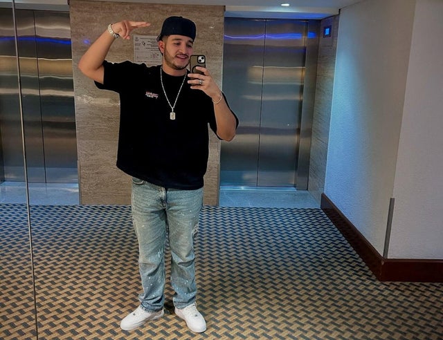 Mexican influencer César Gastélum, with over 600,000 TikTok followers, shot dead during livestream outside restaurant; police confirm death, platform removes stream