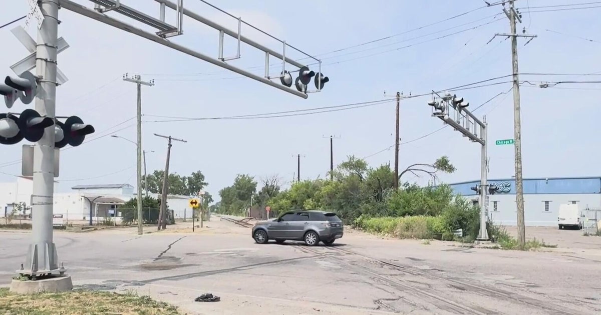 Detroit residents seek expansions of railroad repair project