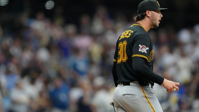 Pittsburgh Pirates v Milwaukee Brewers 