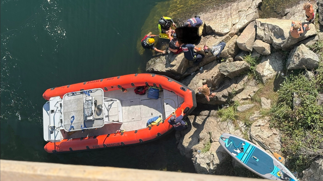 lake-natoma-rescue-folsom-fire.png 